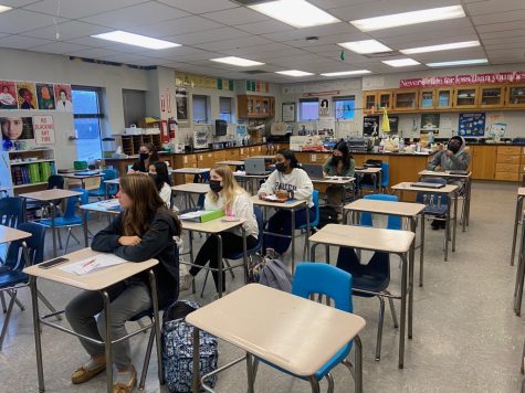 Third period Anthony Rutledge’s IB Biology II chose to wear their masks, with the exception of one student, even though the mask mandated had been lifted and enforced by the Westerville City School District.

