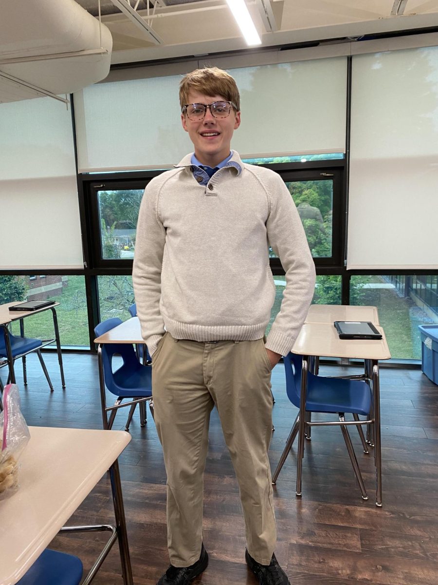 David Weaver, an 11th grade student who dressed as a country clubber made the decision based upon him wanting to look Like a nerd fueled only by dads money.